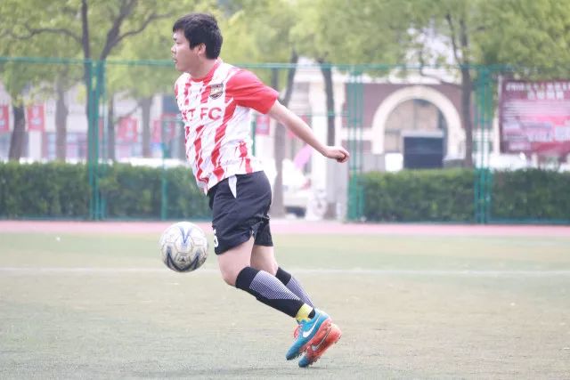 中国篮协官方:周琦加盟广东队 赵睿加盟新疆队